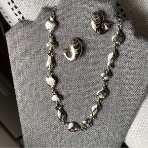 TRIFARI | Vintage | Silver Tone Fish Southern Theme Earrings Necklace Set 18"